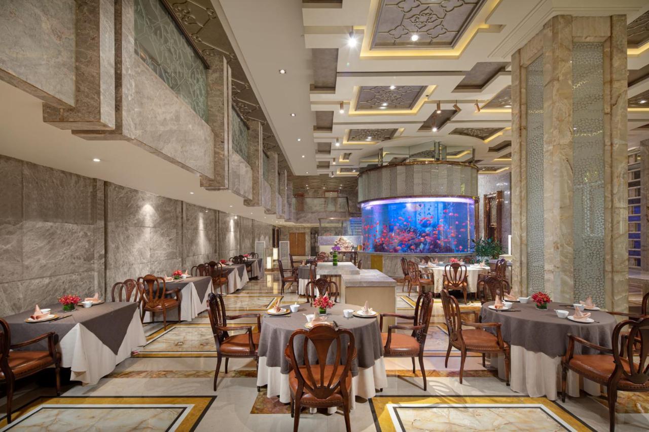 Crowne Plaza Shanghai Nanjing Road By Ihg ภายนอก รูปภาพ The restaurant