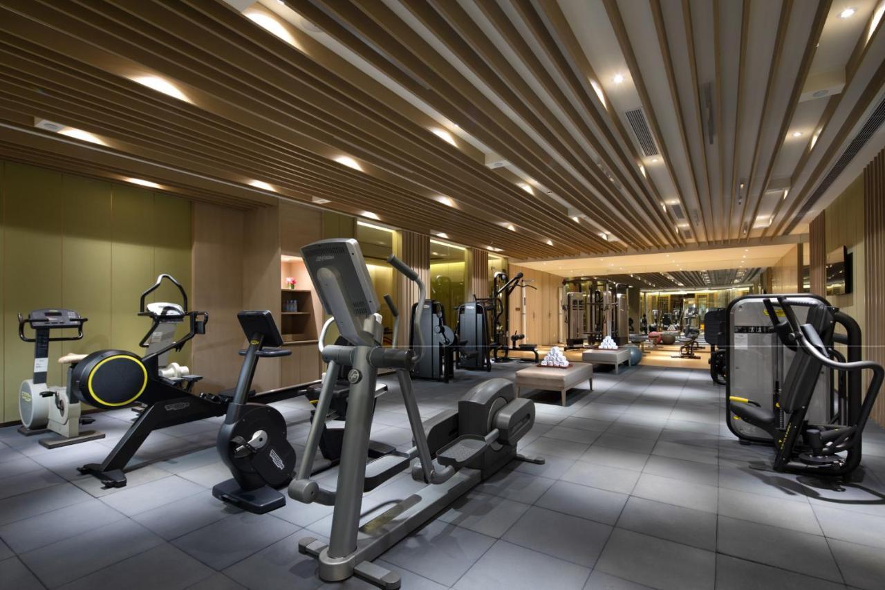 Crowne Plaza Shanghai Nanjing Road By Ihg ภายนอก รูปภาพ The gym at The Landmark