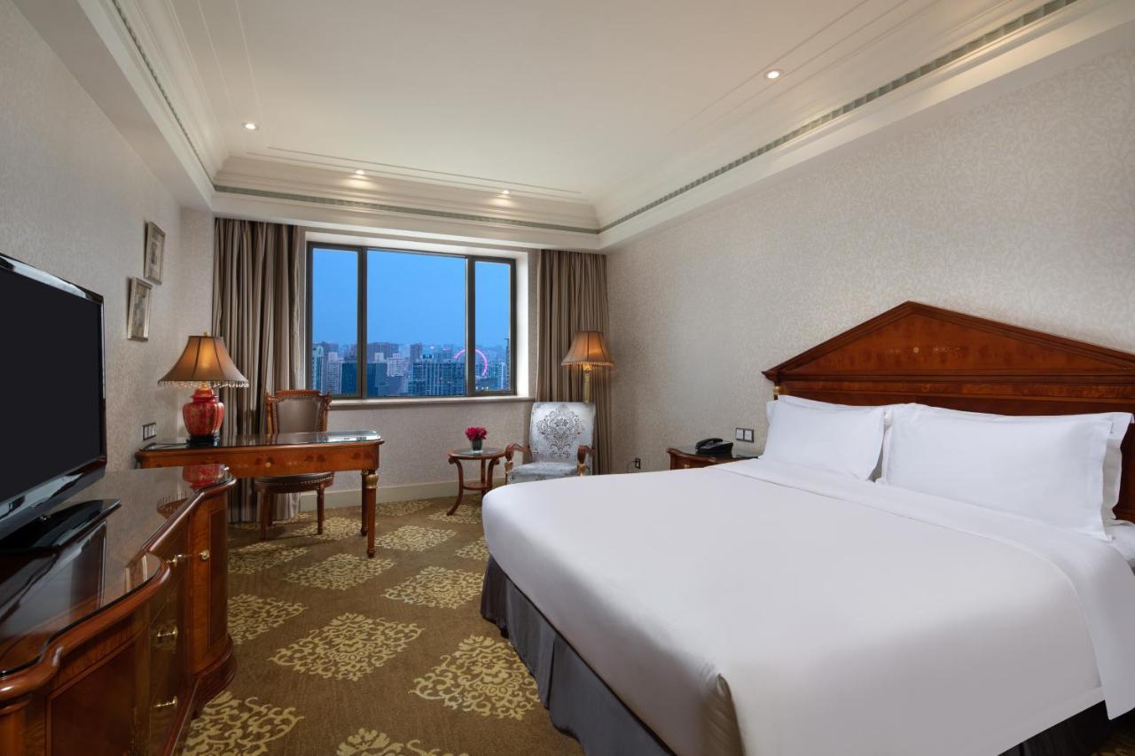 Crowne Plaza Shanghai Nanjing Road By Ihg ภายนอก รูปภาพ A room at the hotel