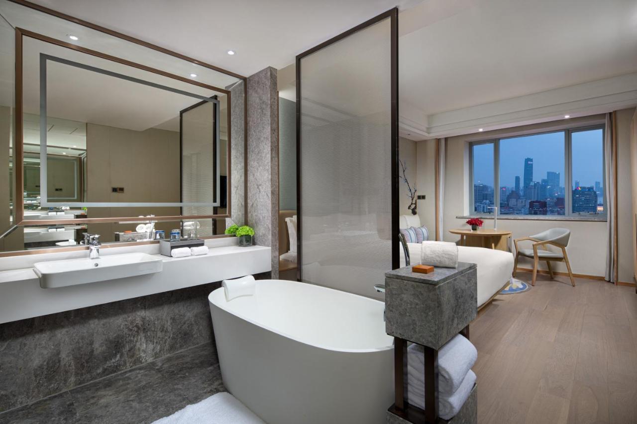 Crowne Plaza Shanghai Nanjing Road By Ihg ภายนอก รูปภาพ Deluxe Suite